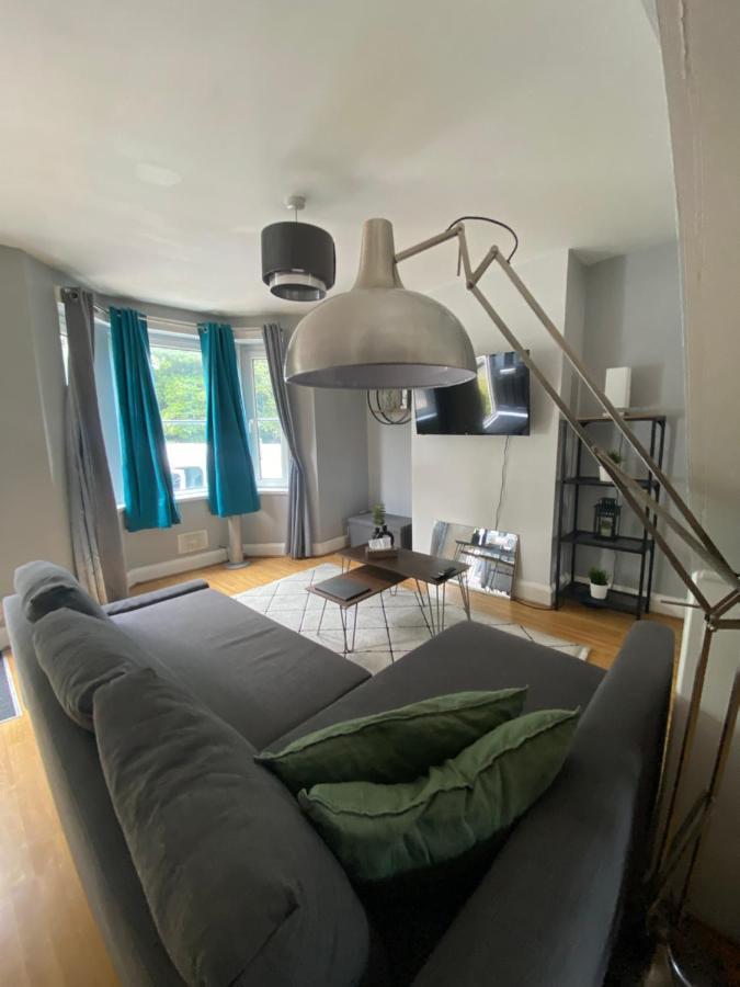 Medway Getaway - 3 Bed Home With Luxury Bathroom Chatham  Exteriör bild