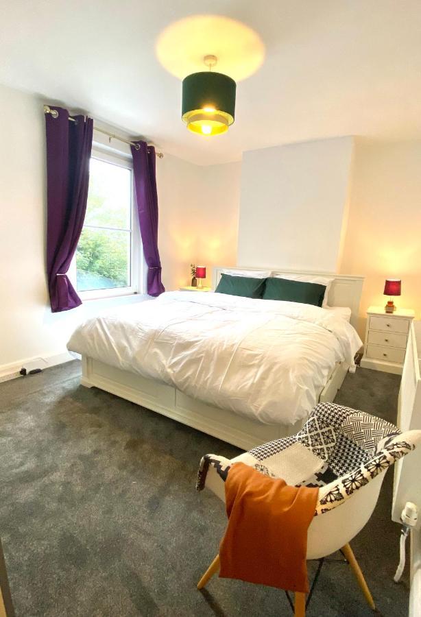 Medway Getaway - 3 Bed Home With Luxury Bathroom Chatham  Exteriör bild