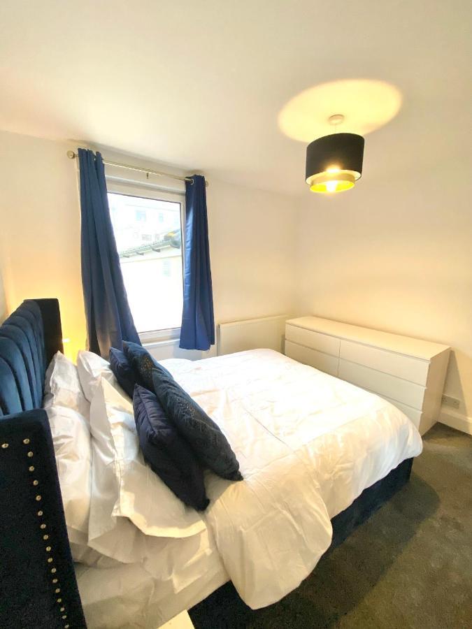 Medway Getaway - 3 Bed Home With Luxury Bathroom Chatham  Exteriör bild