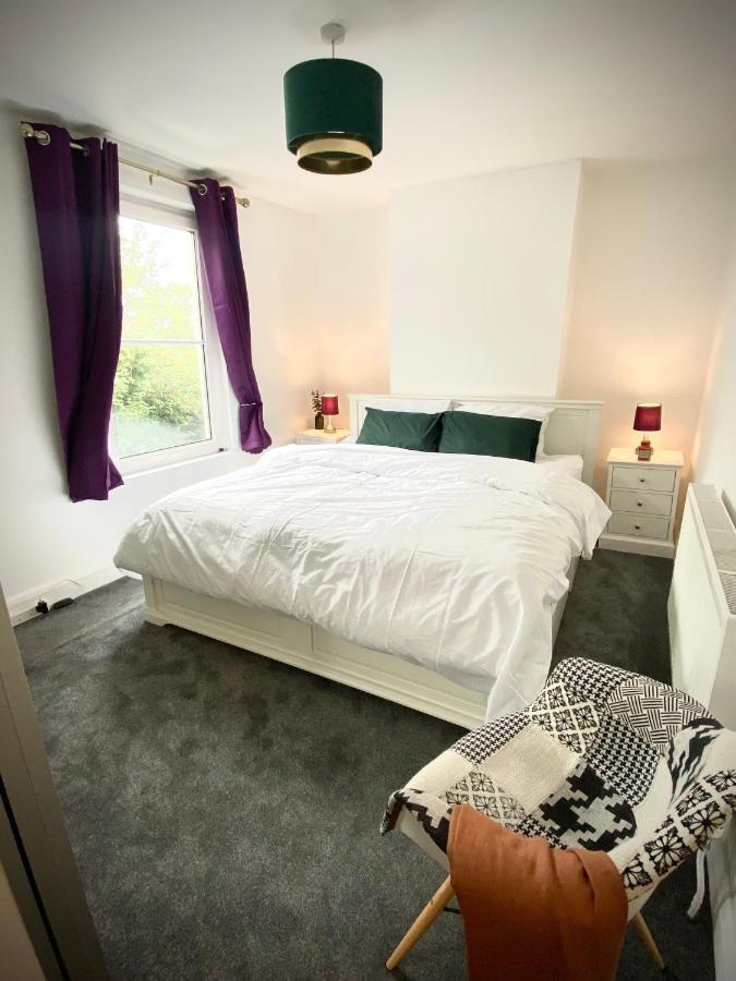 Medway Getaway - 3 Bed Home With Luxury Bathroom Chatham  Exteriör bild