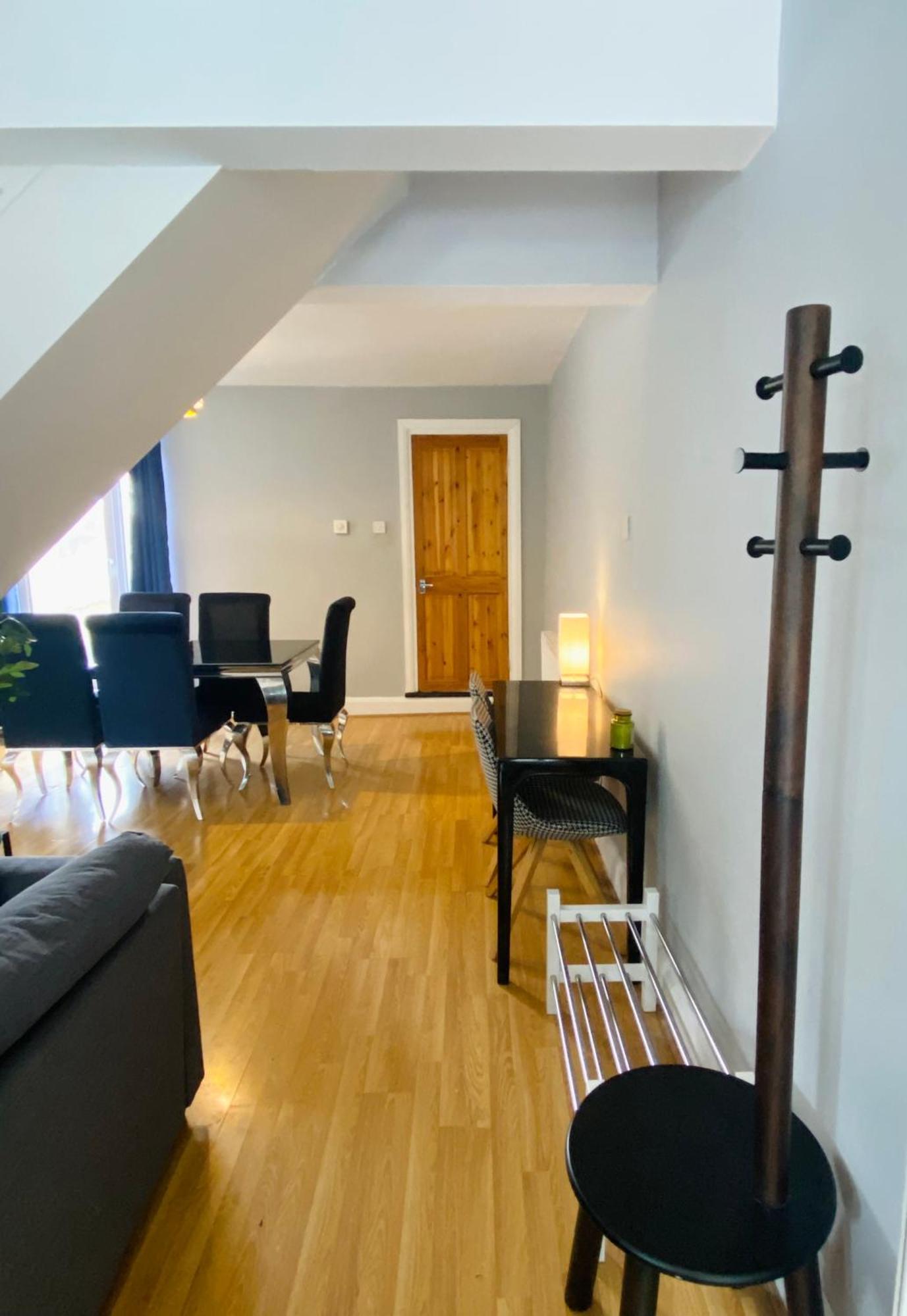 Medway Getaway - 3 Bed Home With Luxury Bathroom Chatham  Exteriör bild